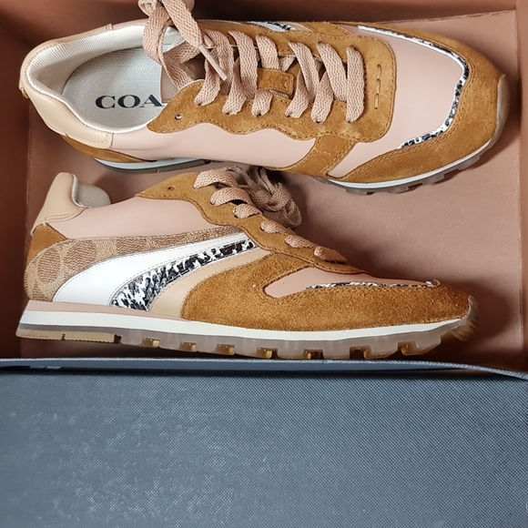 🎁 Coach Women's C118 Wave Patchwork Runner - Picture 4 of 7